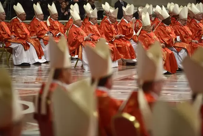 Papalık bilmecesi! En uzun seçim 1006 gün sürdü, içeriye yiyecek sokulması yasak