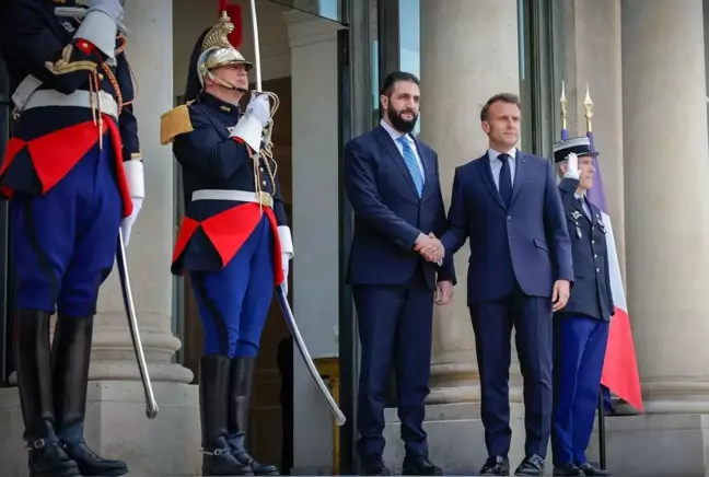 İlk kez Avrupa'da! Suriye lideri Şara, Fransa Cumhurbaşkanı Macron bir araya geldi