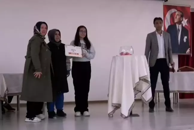 Ailelerle elele, kitaplarla gönülden gönüle! Yeşilhisar'da anlamlı yarışma