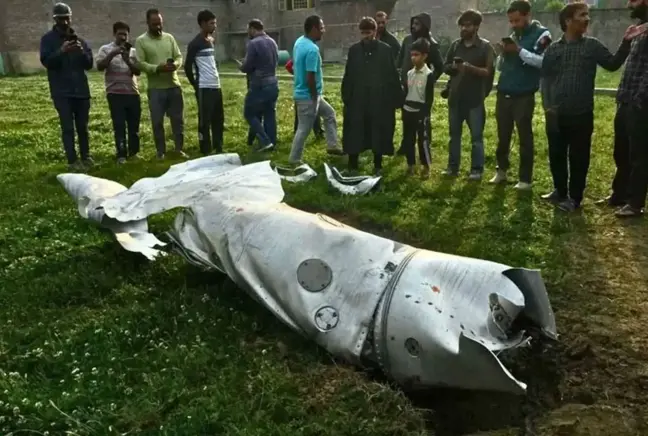 Pakistan, Hindistan'a ait İsrail yapımı 77 SİHA'yı düşürdü