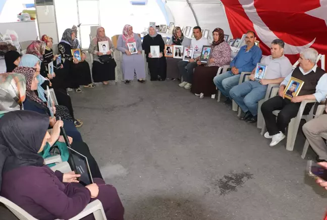 Diyarbakır anneleri PKK'nın kendini feshetmesiyle evlatlarına kavuşmayı bekliyor