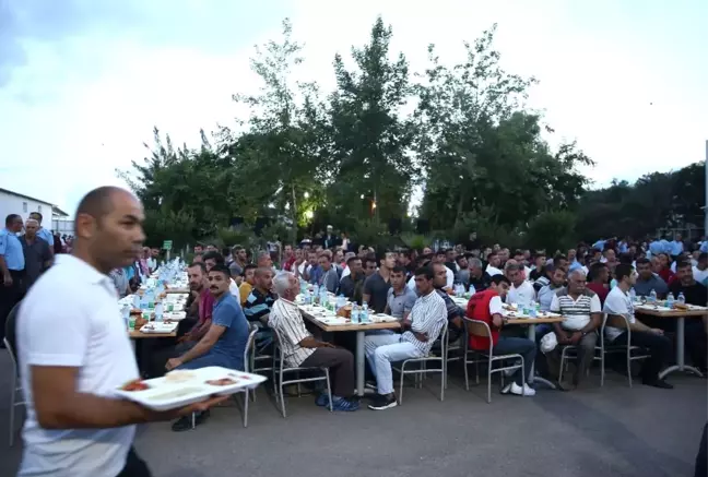 Antalya'da Cezaevindeki Hükümlülere İftar Verildi