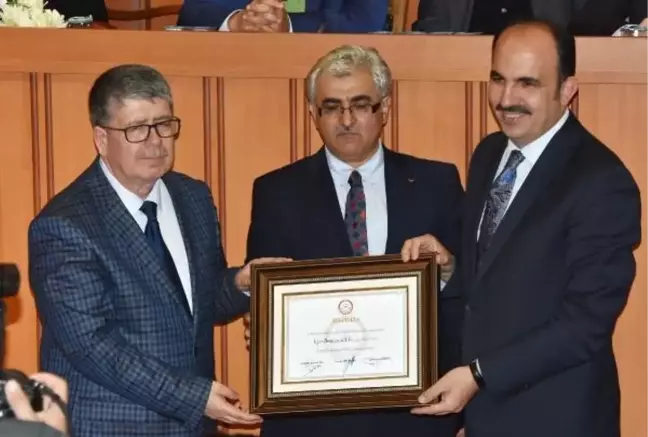 Konya'da Yeniden Başkan Seçilen Altay, Mazbatasını Aldı
