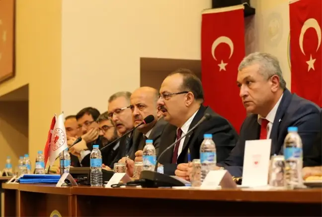 Vali Canbolat Karacabey'de muhtarlarla bir araya geldi