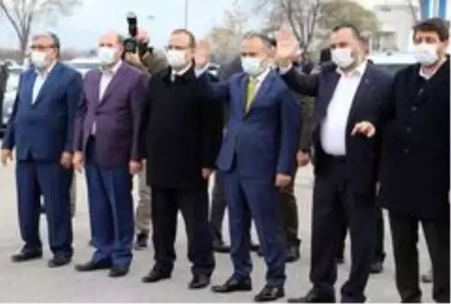 Suriye'ye 'Kardeşlik üşümesin' konvoyu