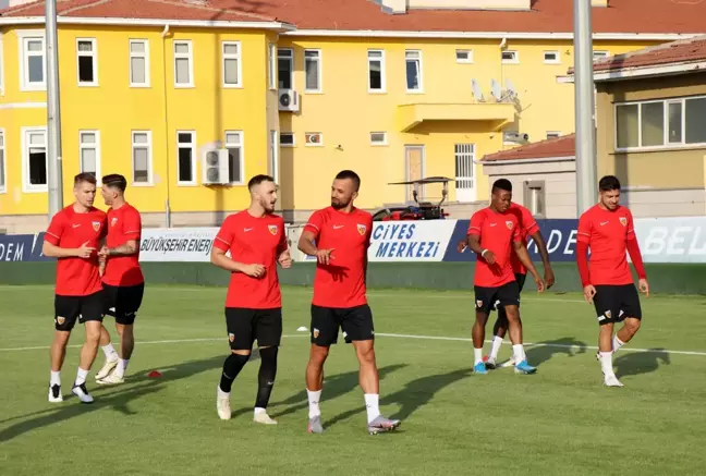 SPOR Kayserispor Başkanı Berna Gözbaşı: Doğan Alemdar ve Emre Demir'e ilgi büyük