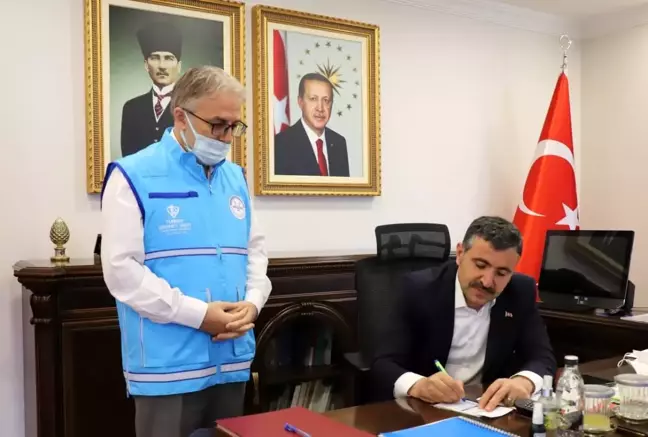 Vali Atay, kurban vekaletini Diyanet Vakfına yaptı