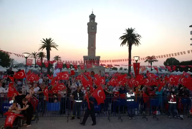 İzmir 15 Temmuz'u anıyor