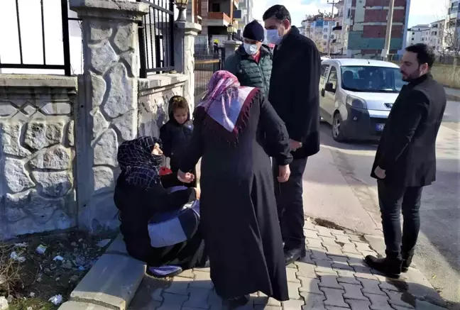Elazığ'da ilginç olay: Zabıta dilenciyi yakaladı, vatandaş hala para vermeye çalıştı
