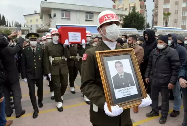 Beyin tümörü rahatsızlığı nedeniyle hayatını kaybeden uzman çavuş toprağa verildi