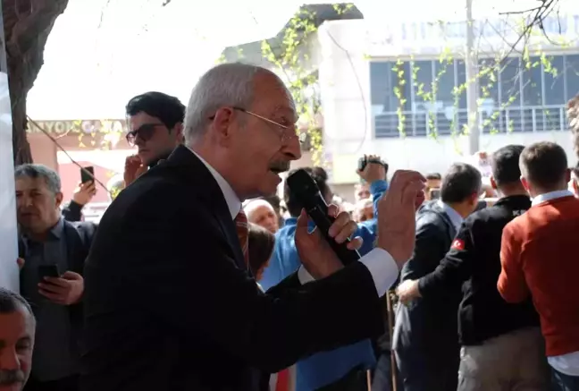 Kılıçdaroğlu, Manisa'nın ilçelerinde halkla buluştu