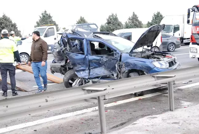 Son dakika haber... Tuzla'da zincirleme kazada 4 kişi yaralandı