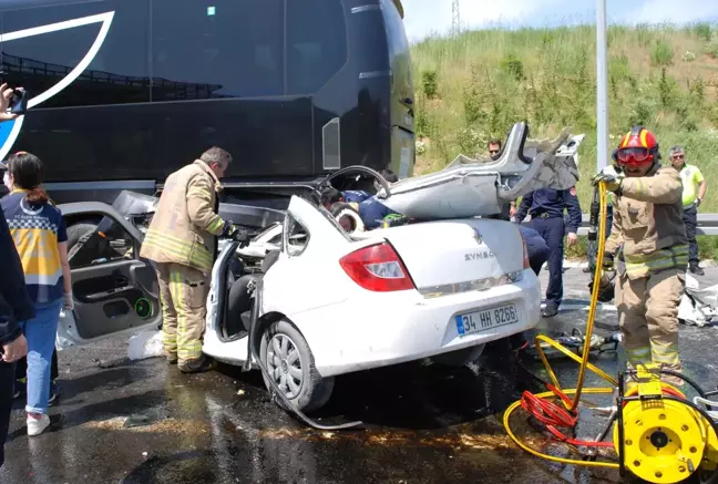 Son dakika gündem: Tuzla'da otobüse çarpan otomobildeki 1 kişi öldü, 2 kişi yaralandı