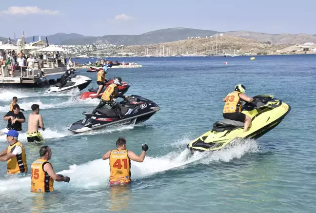 Türkiye Su Kayağı, Wakeboard Su Jeti ve Flyboard Şampiyonası Bodrum'da yapıldı