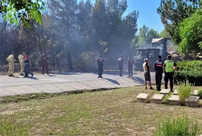 Son dakika haberi: ÇANAKKALE'DE ANZAK KOYU'NDA YANGIN; ALEVLER ORMANA DA SIÇRADI