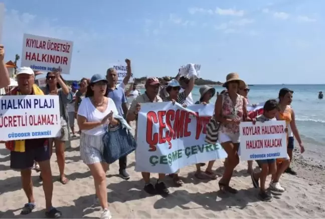 Çeşme'de Sahillerin Özel İşletmelere Devredilmesi Protesto Edildi