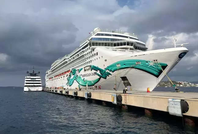 Bodrum'a Bahamalar bayraklı kruvaziyer turist getirdi