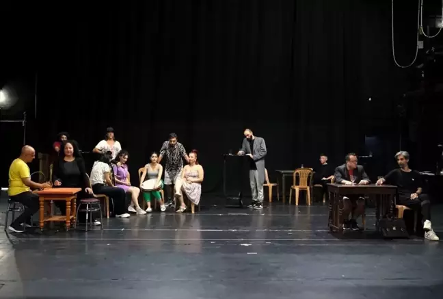 Bursa Devlet Tiyatrosu Yeni Sezonda 'Mai ve Siyah' Oyunuyla Sahne Alacak