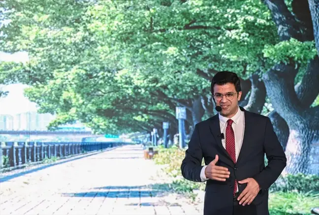 AK Parti Bayraklı Belediye Başkan Adayı Bilal Kırkpınar Projelerini Tanıttı