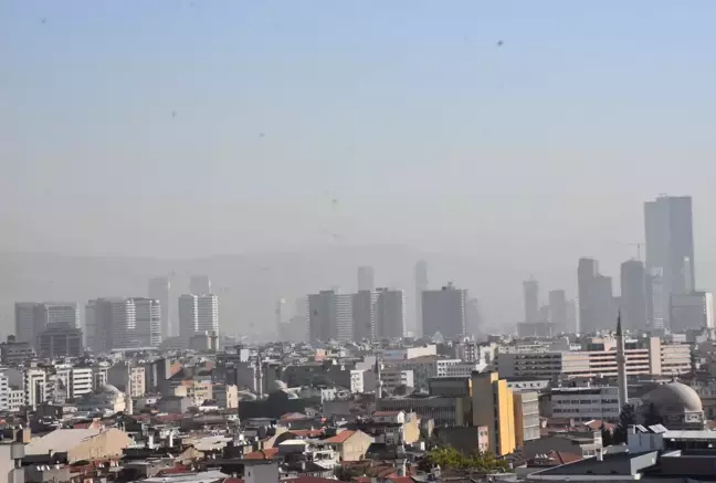 İzmir'de Sis Bulutları Görüş Mesafesini Azalttı