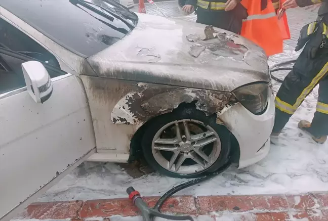 Alanya'da Seyir Halindeyken Yanan Otomobil Hasar Gördü