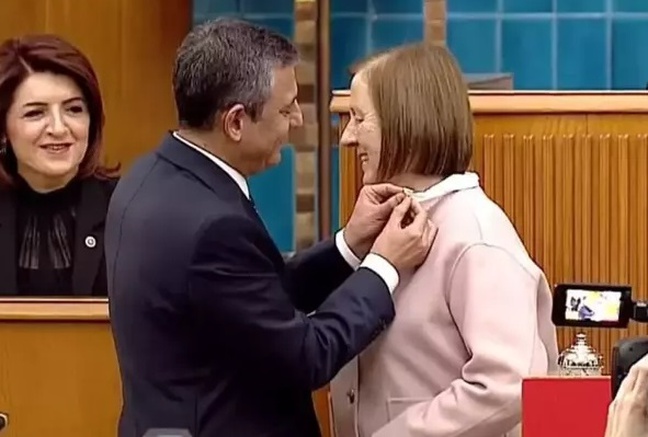 Selma Aliye Kavaf hangi partili, hangi görevlerde bulundu?