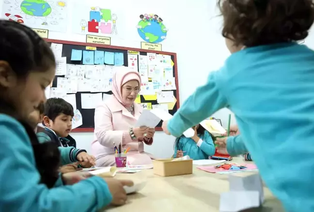 Emine Erdoğan, İslamabad'daki Pak-Türk Maarif Uluslararası Okullarını ziyaret etti