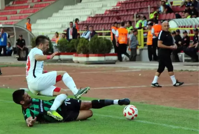 Sakaryaspor-Gümüşhanespor: 1-1