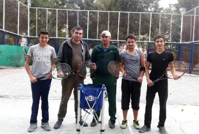 Mahalledeki Tenis Kortundan Uluslararası Şampiyonaya