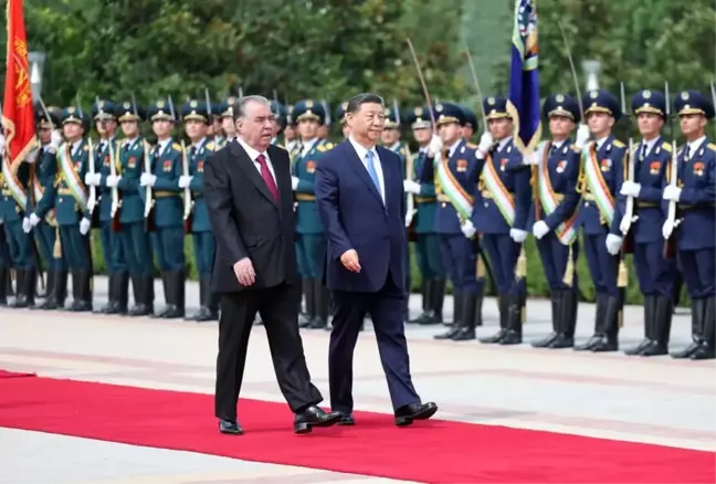 Çin Cumhurbaşkanı Xi Jinping Tacikistan Cumhurbaşkanı ile Buluştu