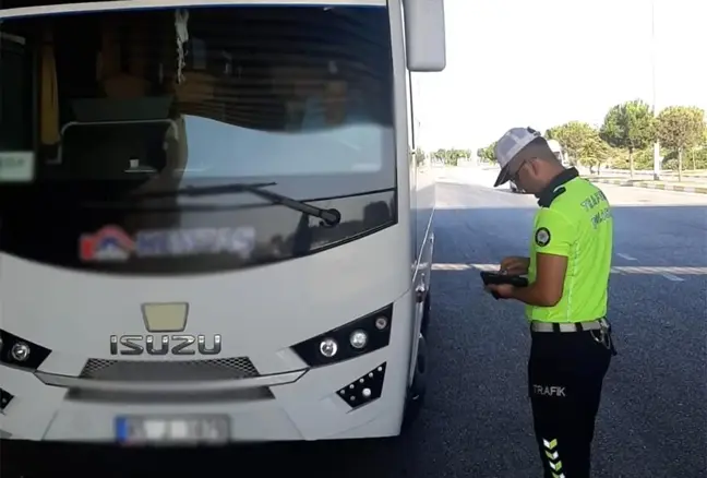 Manisa'da servis araçları denetlendi, 5 araç trafikten men edildi