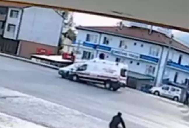 Bolu'da Ambulans ile Hafif Ticari Araç Çarpıştı: 1 Yaralı