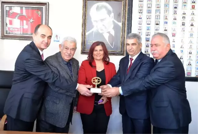 Aydın'da Ayın Şoförüne Ödülü Başkan Çerçioğlu Tarafından Verildi