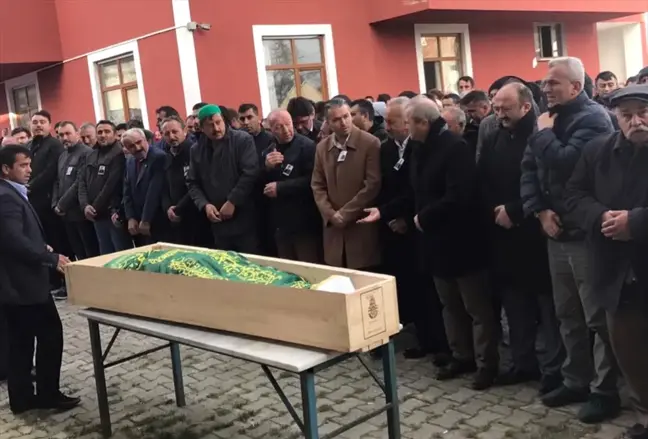 Kalp Krizi Geçiren Öğretmen Son Yolculuğuna Uğurlandı