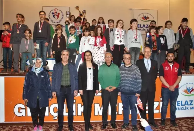 Satrançta Derece Yapan Öğrenciler, Ödüllerini Aldı