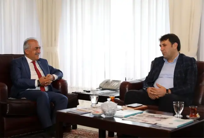 Başkan Yaşar'dan Rektör Çomaklı'ya ziyaret