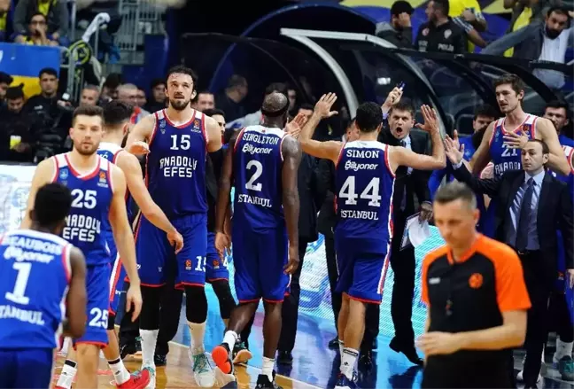 Türk derbisi Anadolu Efes'in