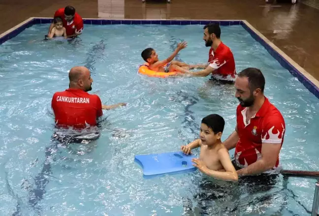 Şanlıurfa'da engelli çocuklar antrenörler eşliğinde eğlendi