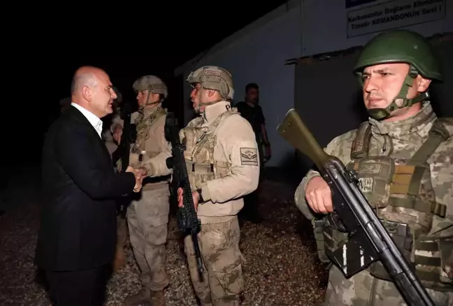 Son dakika haberi... Bakan Soylu, Kurban Bayramı'na 3 bin 352 rakımlı Varkavik Üs bölgesindeki jandarmalarla girecek