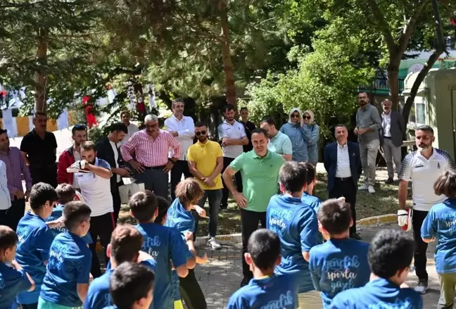 Başkan Yıldız Kefken Gençlik Kampı'nda öğrencilerle kamp yaptı