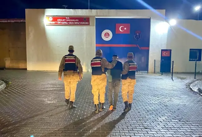 Aksaray'da 12 aranan şahıs jandarma ekiplerince yakalandı