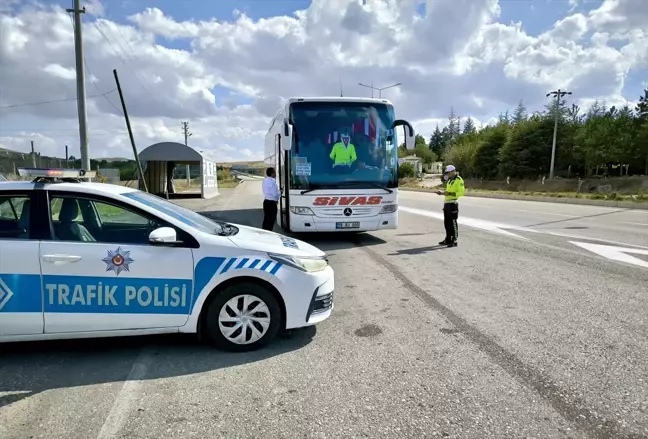 Kırşehir'de Yolcu Otobüsünde Trafik Denetimi