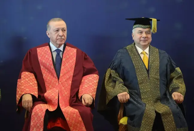 Cumhurbaşkanı Erdoğan'a, Perak Sultanı Nazrin Şah tarafından fahri doktora beratı tevdi edildi