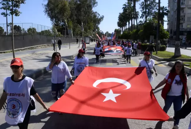 Mersin'de 1 Mayıs Emek ve Dayanışma Günü Coşkuyla Kutlandı