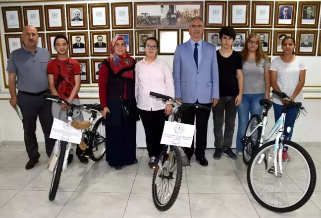 Başkan Kale, İncirliova'nın Teog Birincilerini Ödüllendirdi