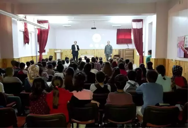 Dumesf Başkanı Ilıcak'dan Genç Öğrencilere Uyarı