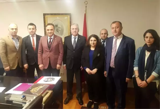 Dika'dan İspanya'ya Ziyaret