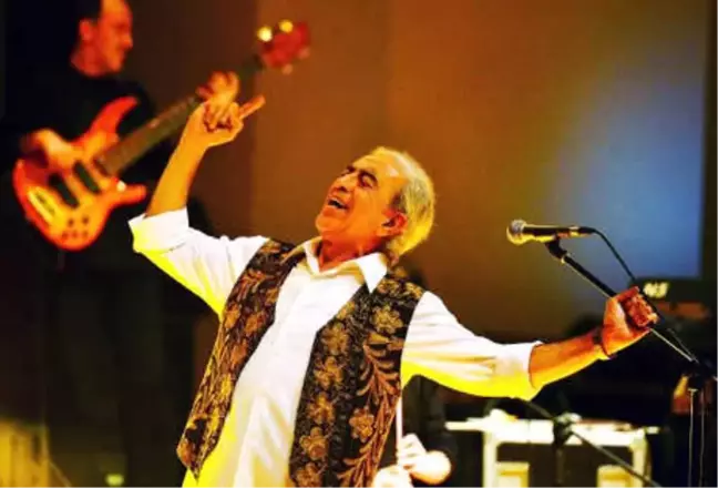 Edip Akbayram 15 Yıl Sonra Harbiye Açıkhava'da