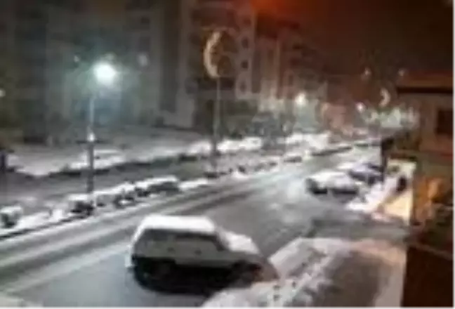 Alaşehir'in 15 mahallesinde, taşımalı eğitime kar engeli