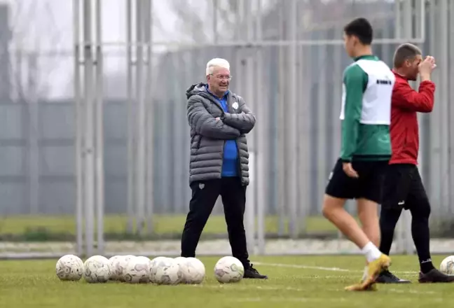 Bursaspor'da Teknik Direktör İsmail Ertekin'le yollar ayrıldı